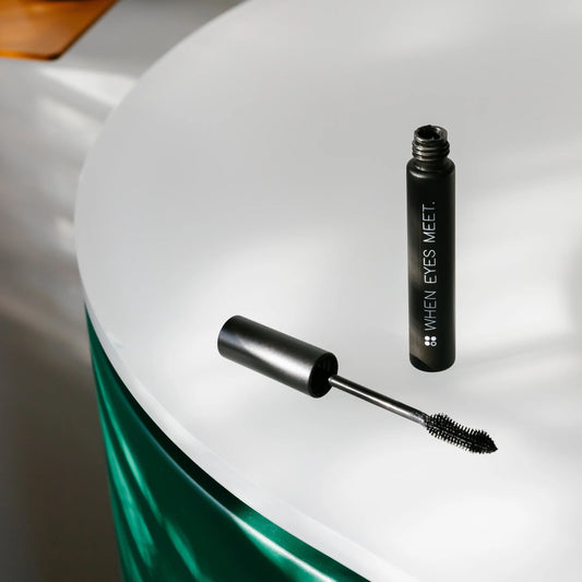 When Eyes Meet - Volume Black