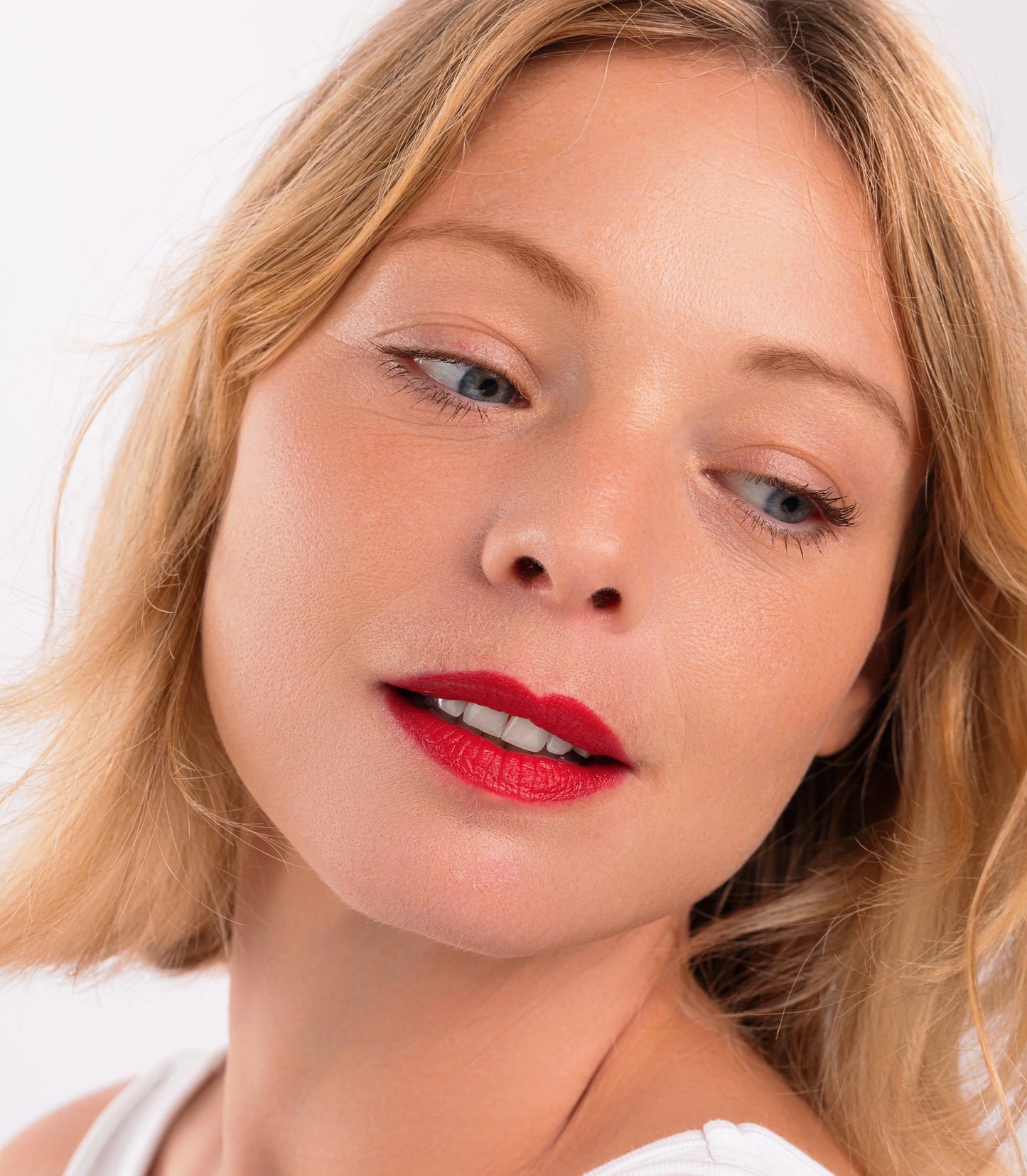 Crayon 3-en-1 Couleur & Soin 002 Rouge Kiss - Lip & Cheek